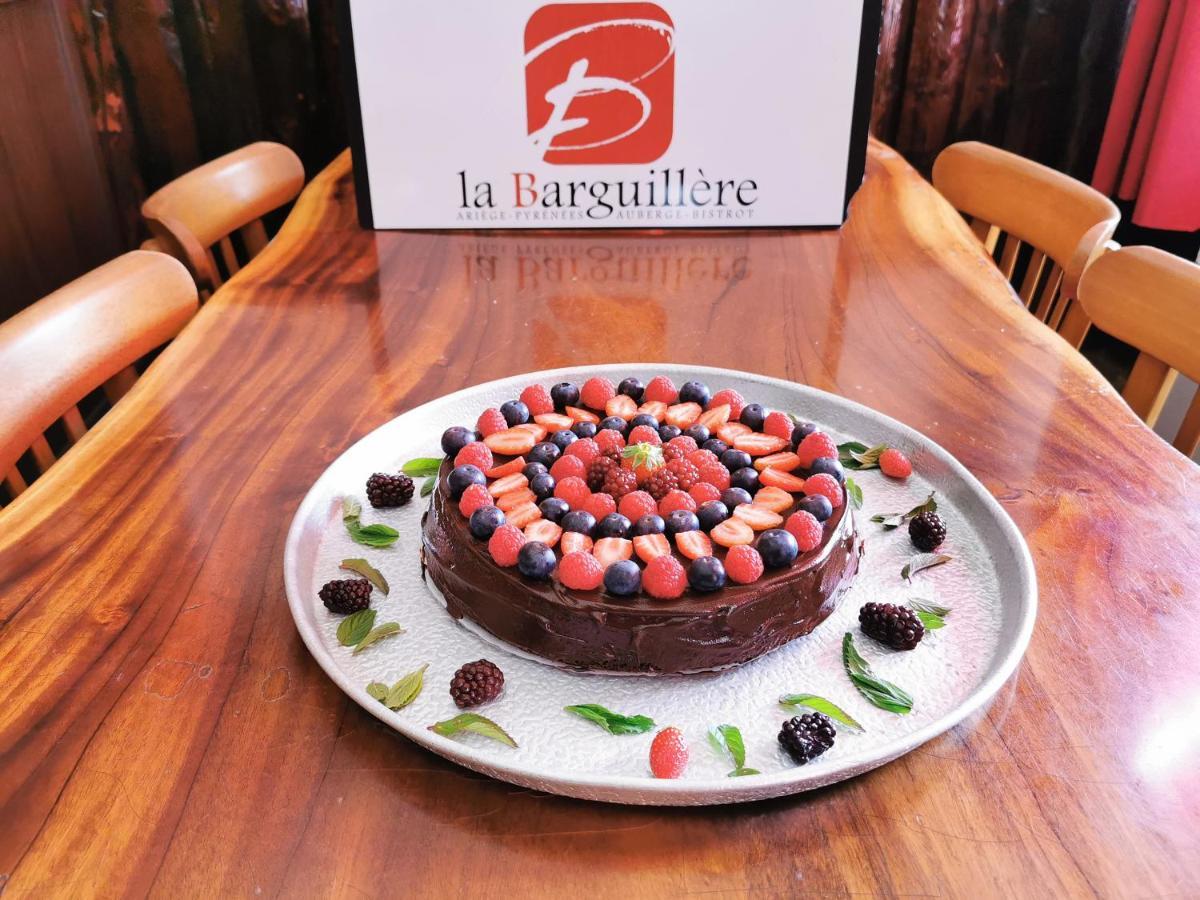 Logis Hotel Restaurant La Barguillere Saint-Pierre-de-Riviere Exterior photo